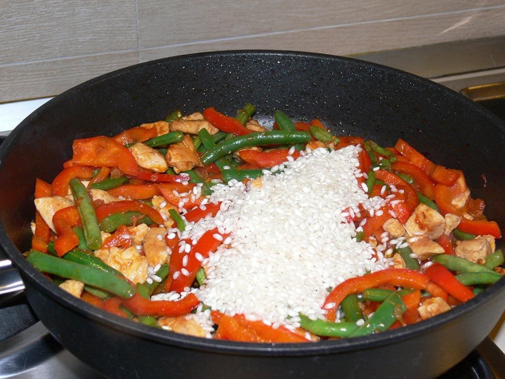 Paella pollo e verdure